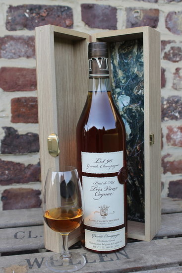Lot 90 ~26yo - Cognac blend mit Grande Champagne - 51%